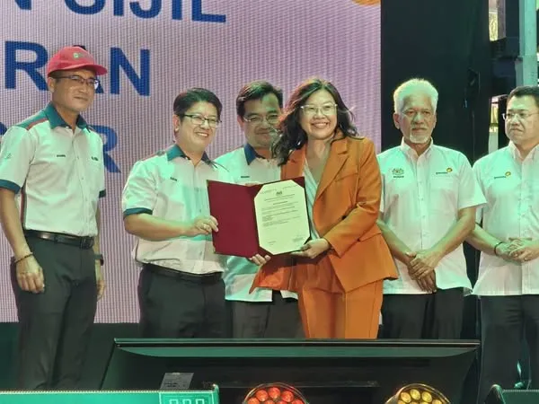 Praise Music International hits high note with national franchise status